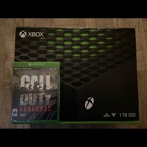 Xbox Series   W/ COD: Vanguard & dual charging station